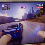 Layar Samsung Galaxy Z Fold6 Unfolded Gaming